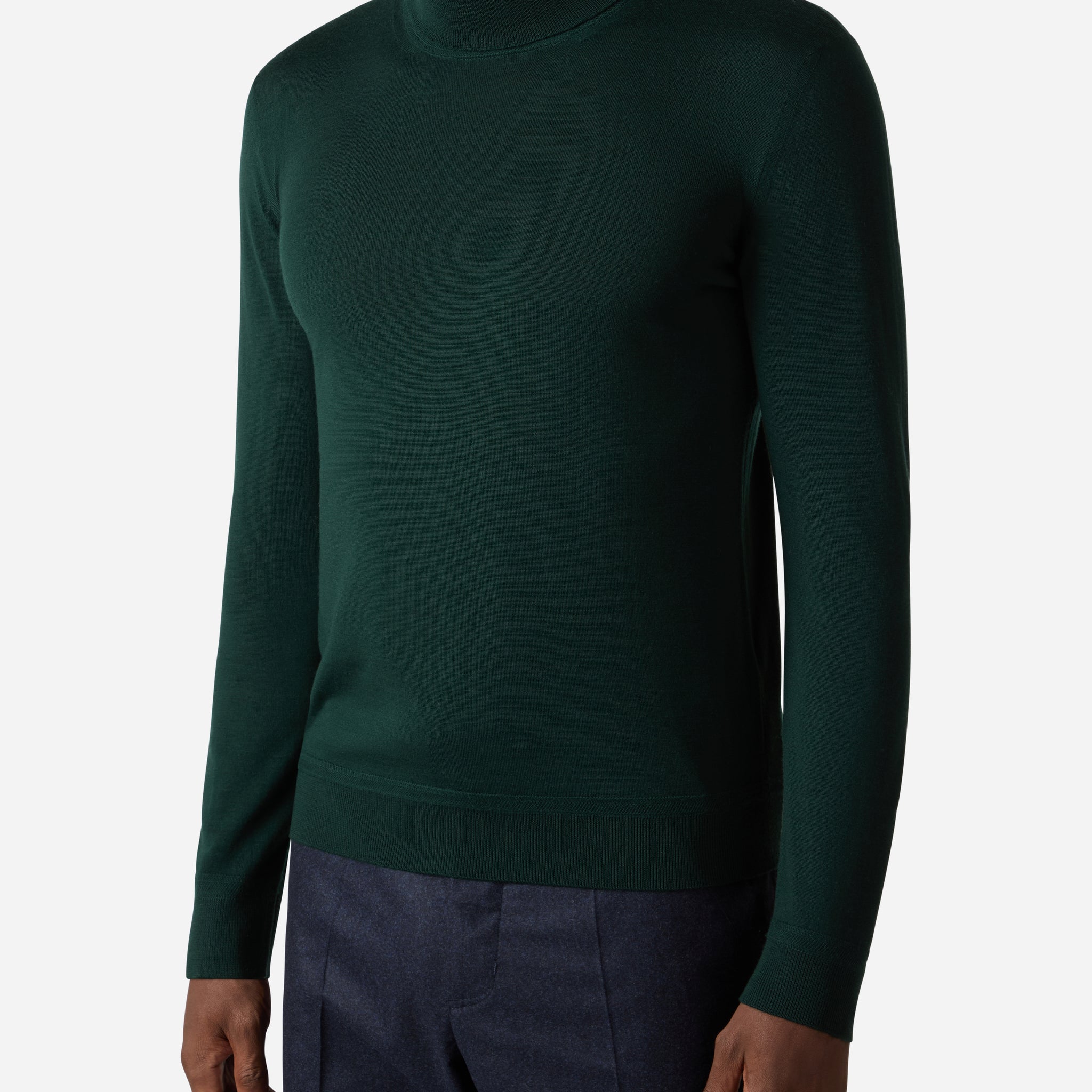 SUPERFINE WOOL TURTLENECK