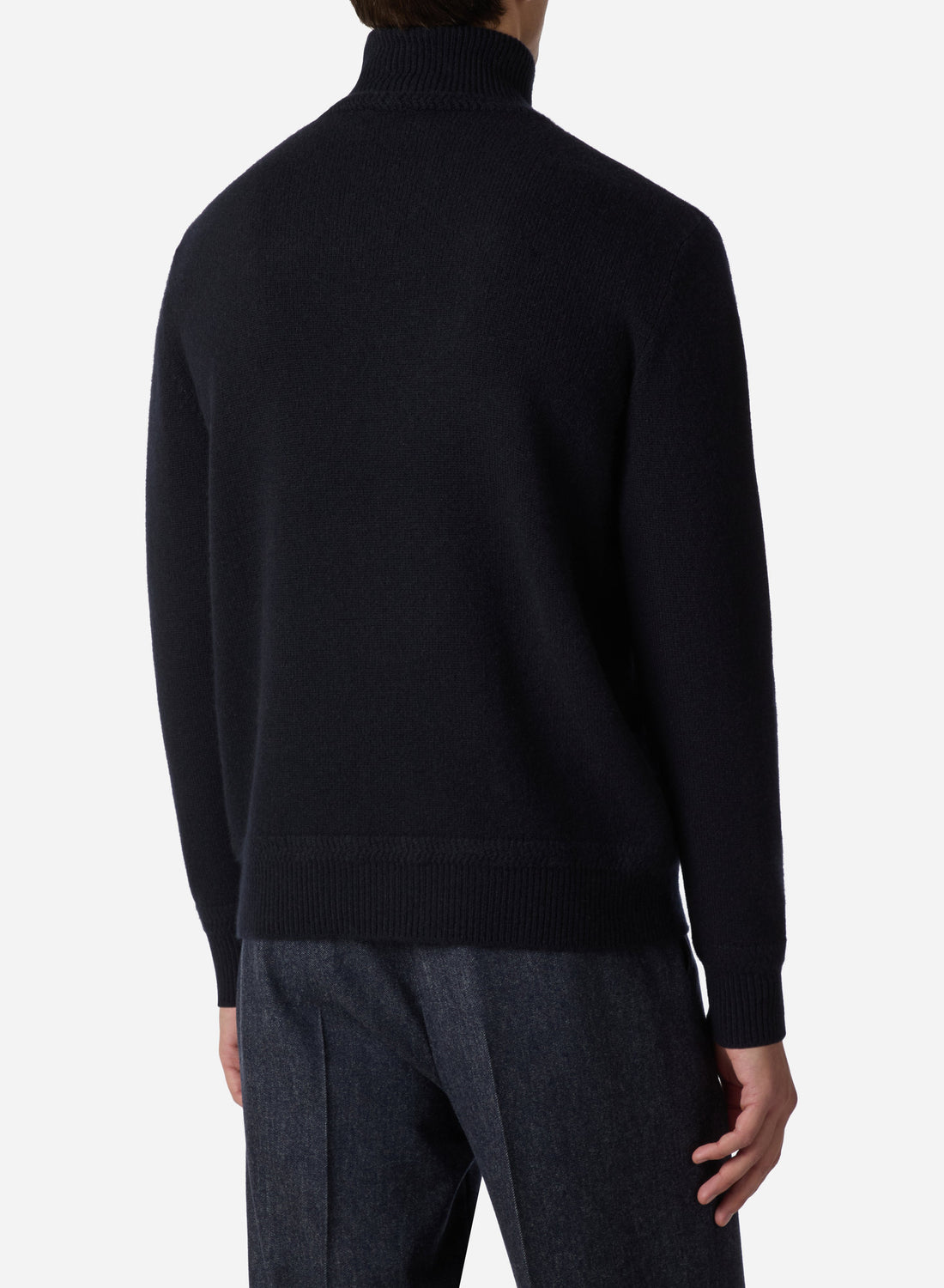 CASHMERE TURTLENECK
