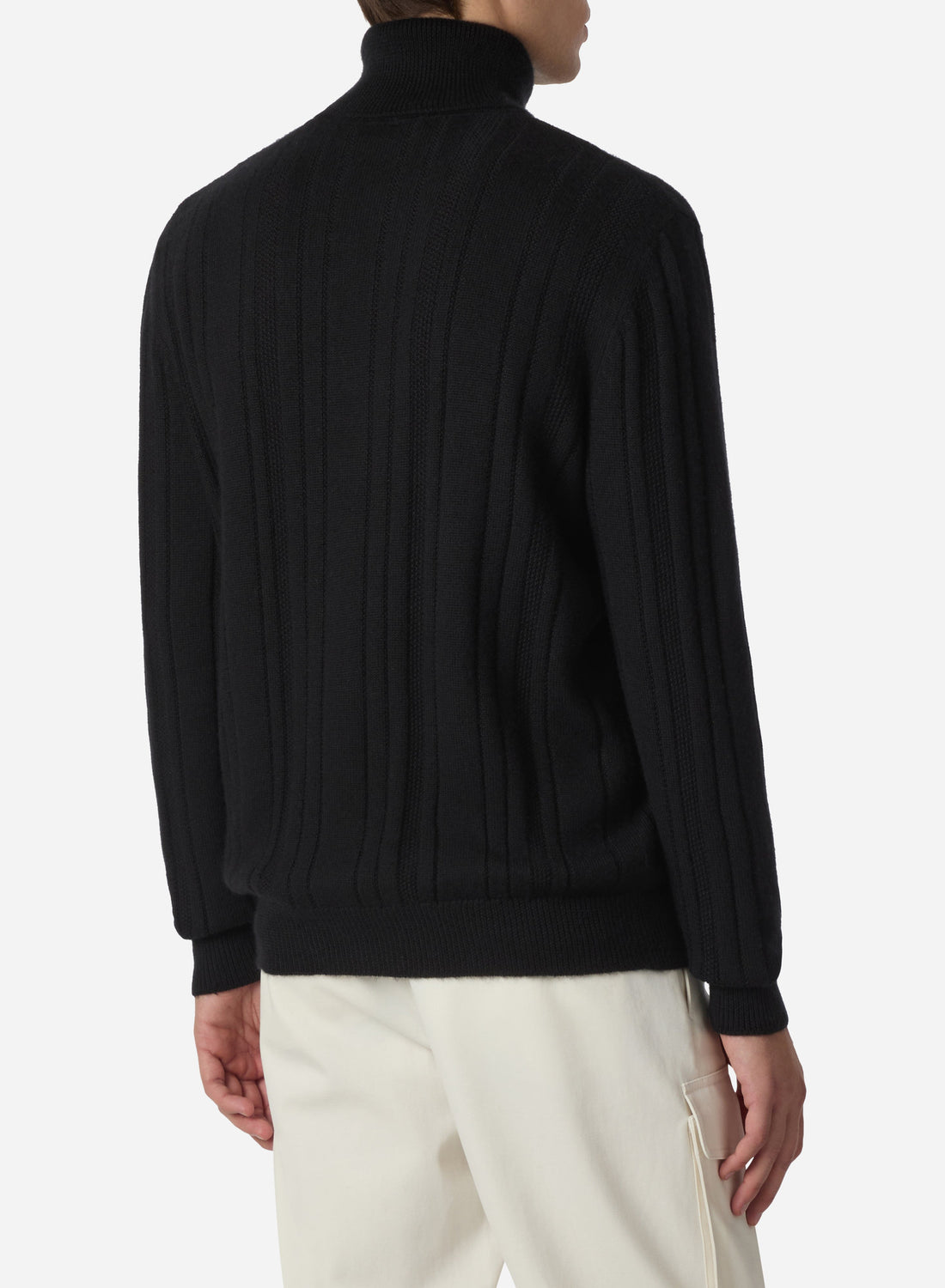 CASHMERE AND SILK RIB TURTLENECK