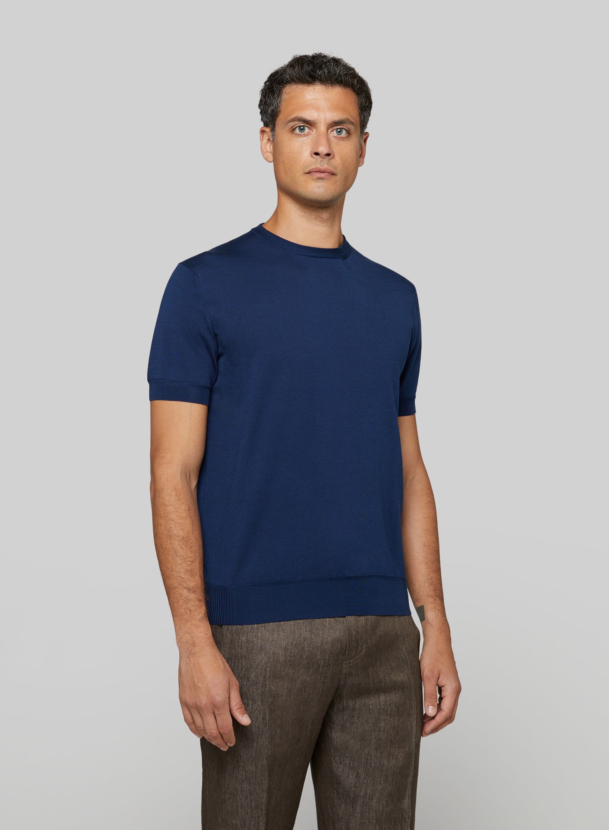 korrelat Forfølge Mistillid Men's Navy Sea Silk Short Sleeve Crewneck Tee Shirt SS23
